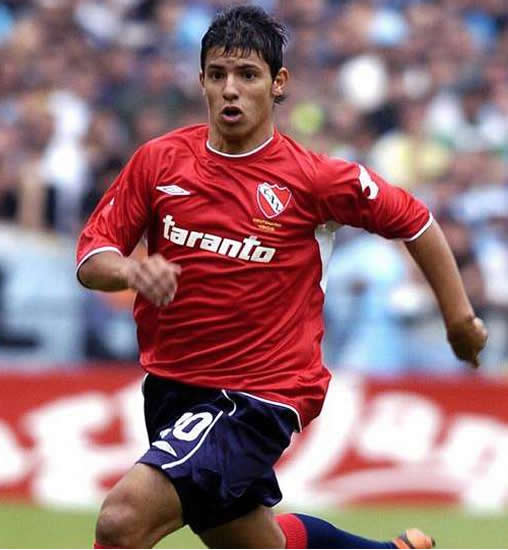 Sergio Aguero en Historia del Rojo de Maxi Panigatti