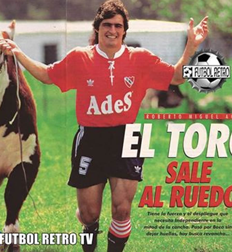 Roberto Acuña en la Historia del Rojo
